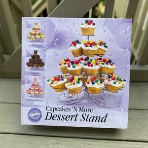 Wilton - Cupcakes N More Dessert Stand